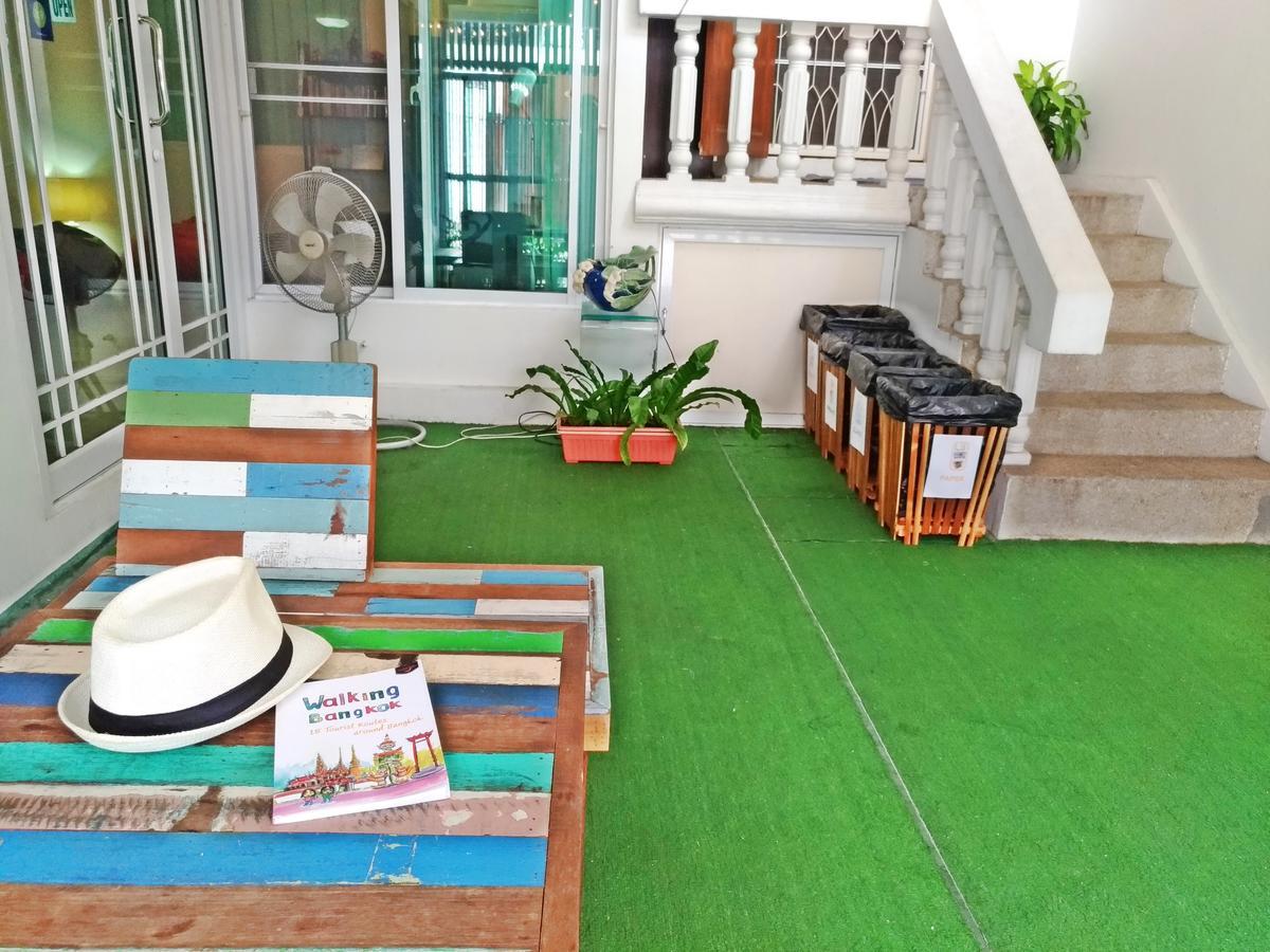 Albergue Baan Paan Sook Unitato Bangkok Exterior foto