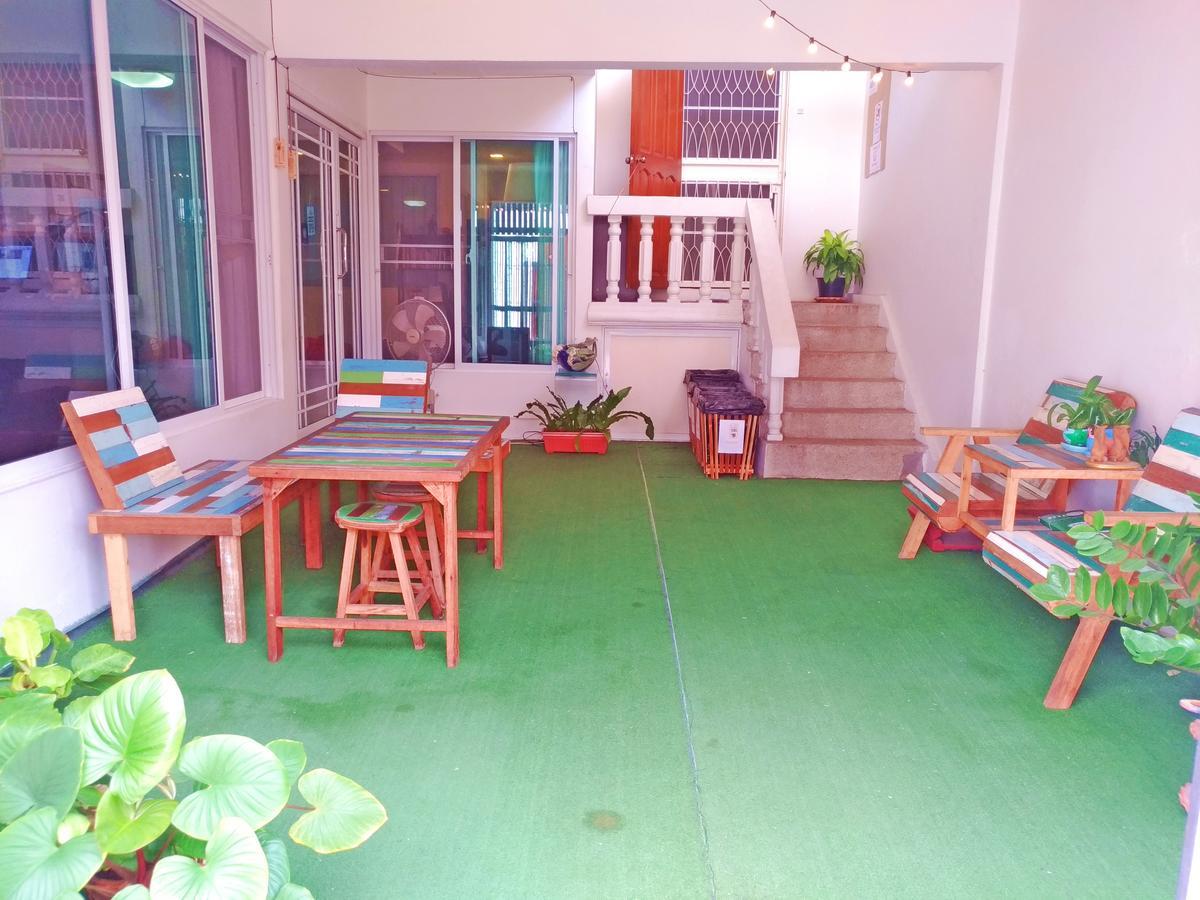 Albergue Baan Paan Sook Unitato Bangkok Exterior foto
