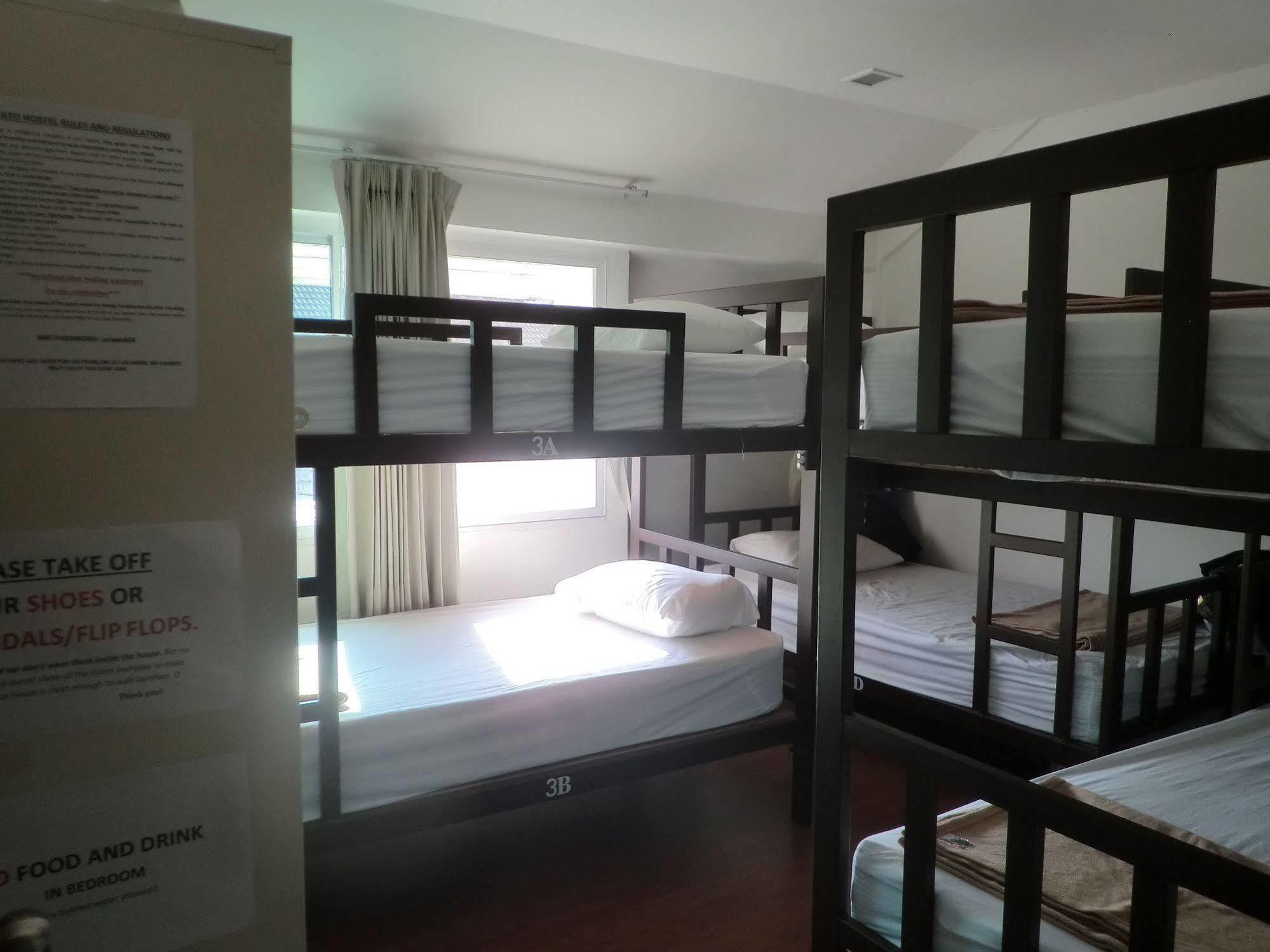 Albergue Baan Paan Sook Unitato Bangkok Exterior foto
